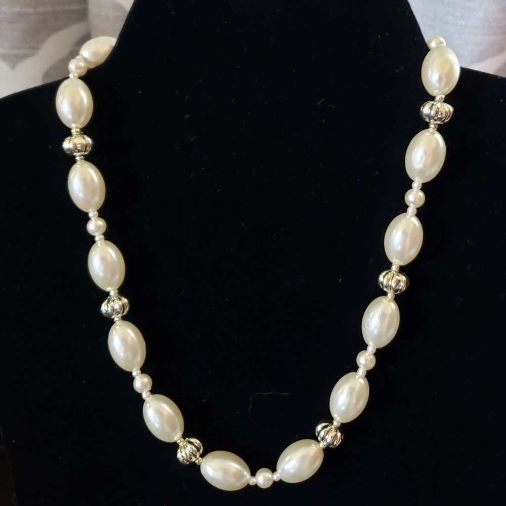 Vintage Faux Pearl White 19" Necklace